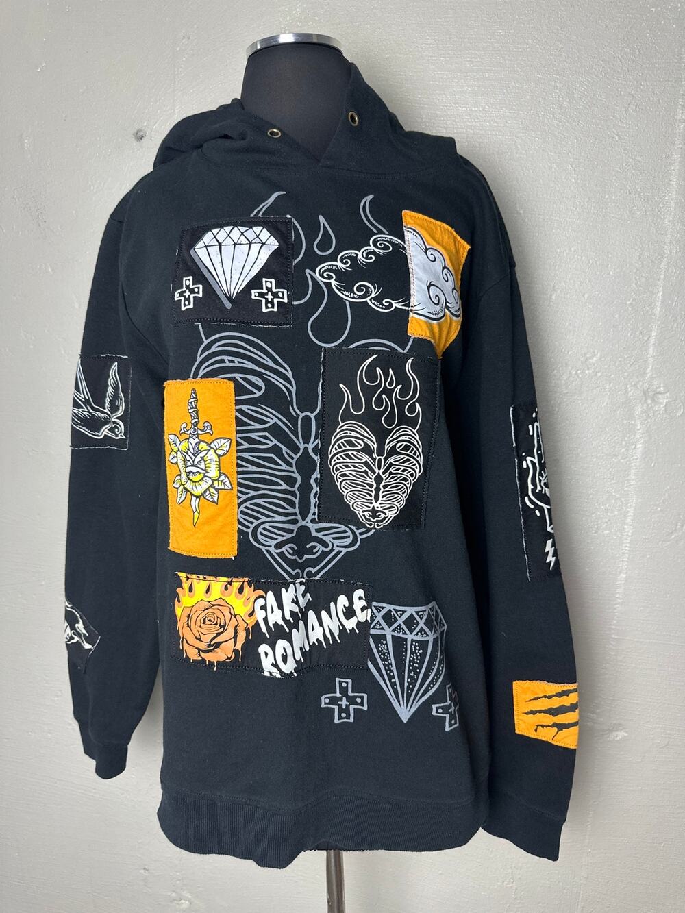 Genuine Authentic Garments Mens Xl Black GRAPHIC PULLOVER HOODIE